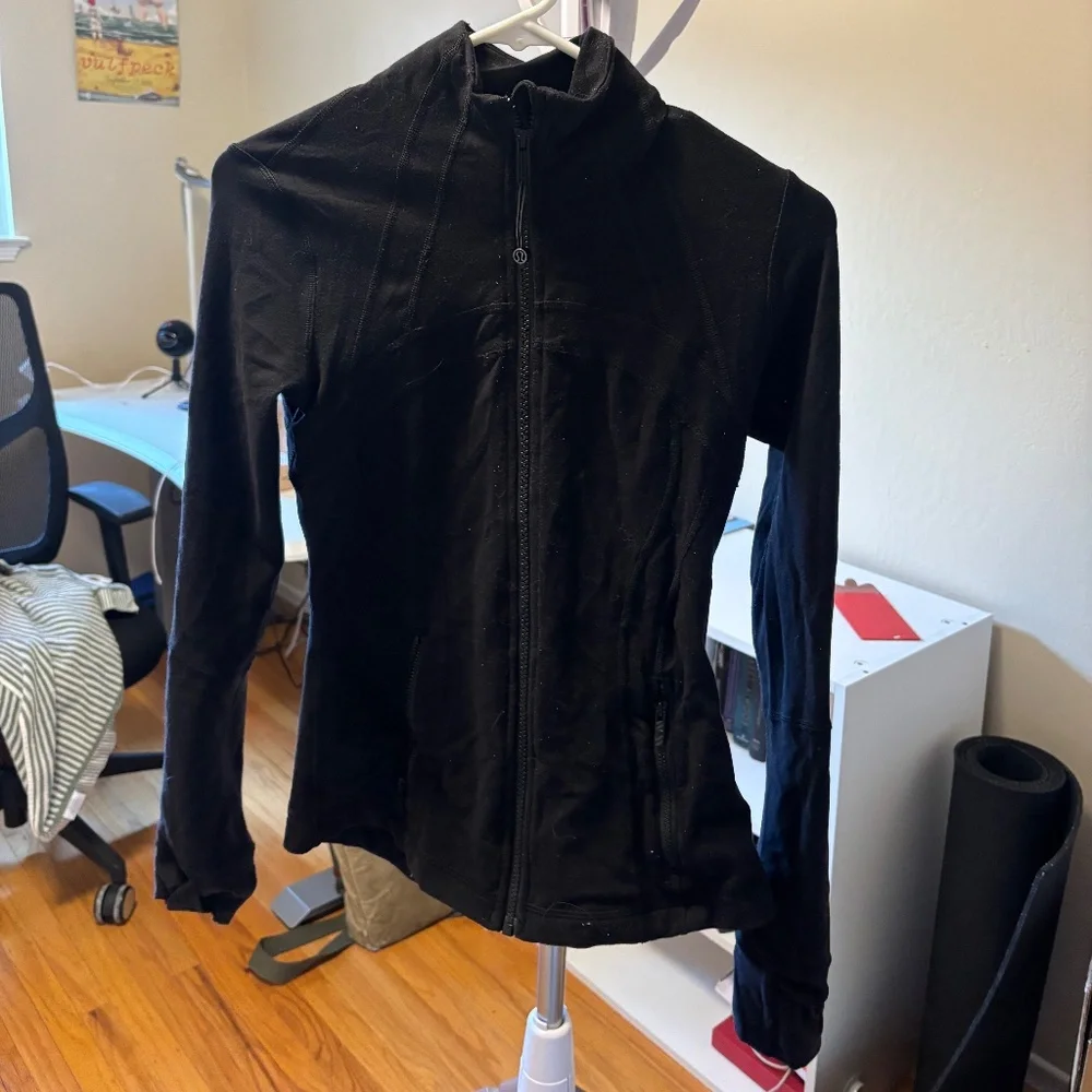 Lululemon define size 4 worn 5x - Picture 1 of 4